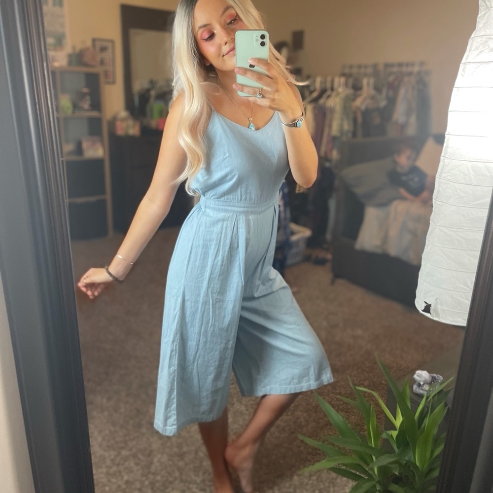 Baby blue jumper